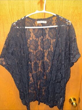 Abercrombie & Fitch Navy Floral Lace Kimono